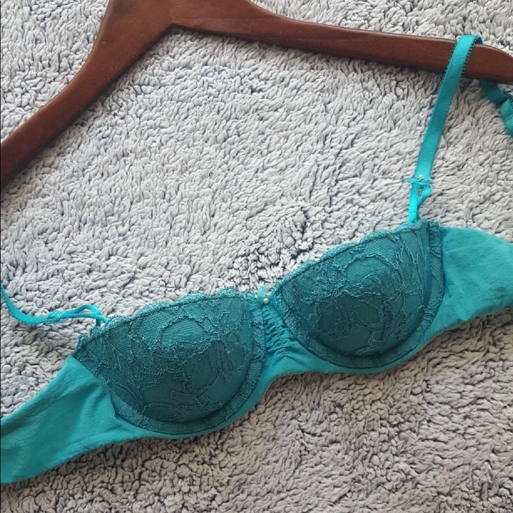 Victoria's Secret Teal Balconet Bra Like new!